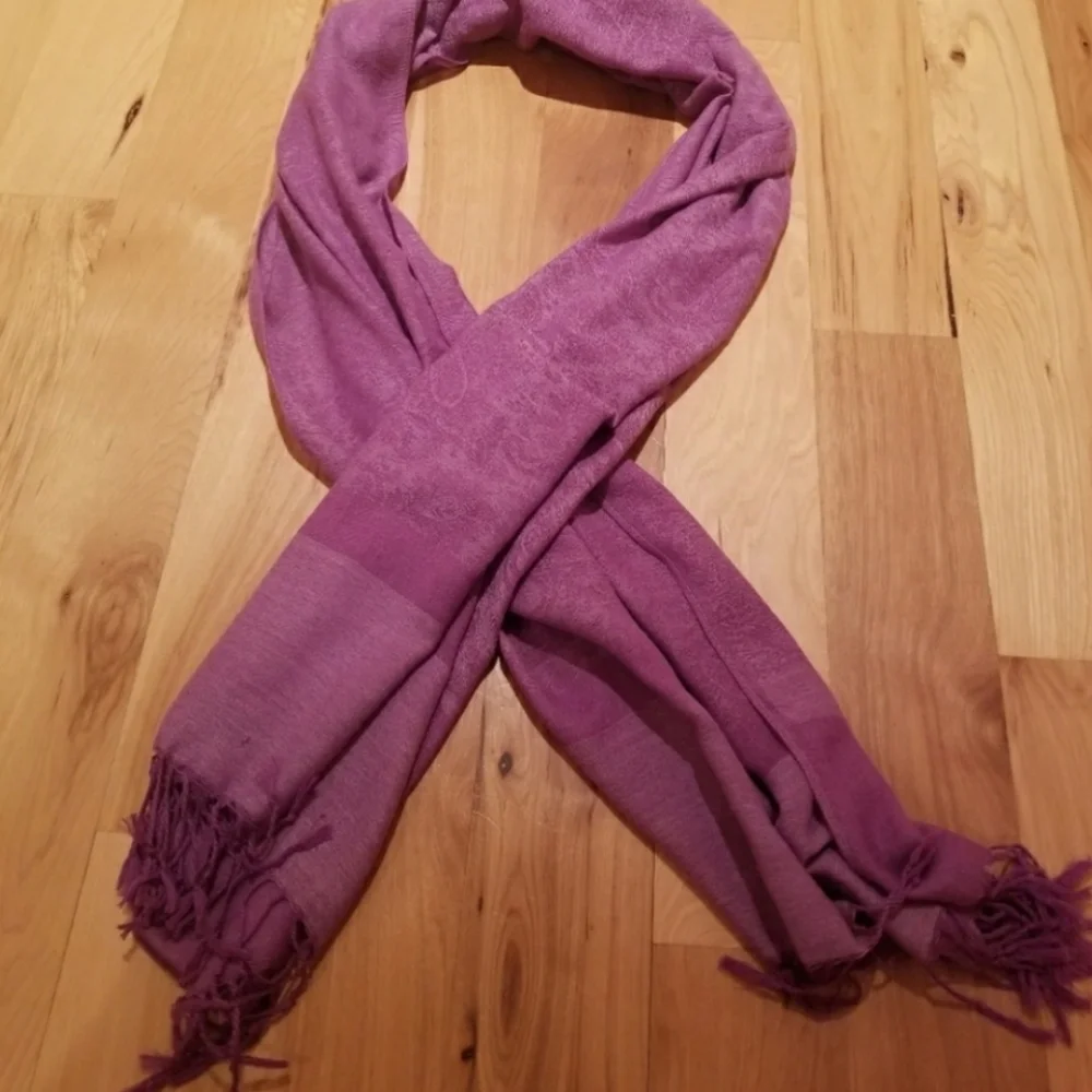 3/$15 CLEARANCE Long Purple Scarf with Fringe at the Ends